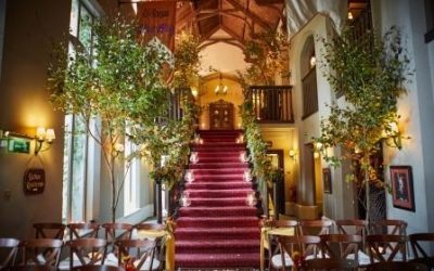 How To Use Greenery In Your Wedding Decor